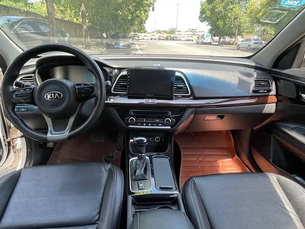 Kia K4 2015 1.8L AT GLS Special