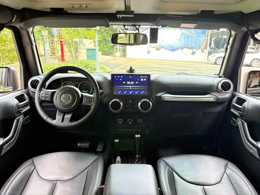 Jeep Wrangler — миниатюра 15