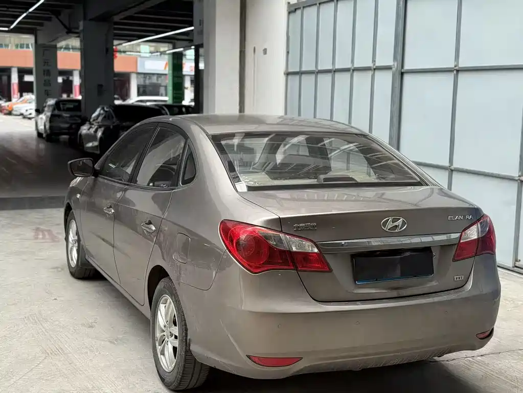 Hyundai Elantra 2011 1.6L AT Comfort