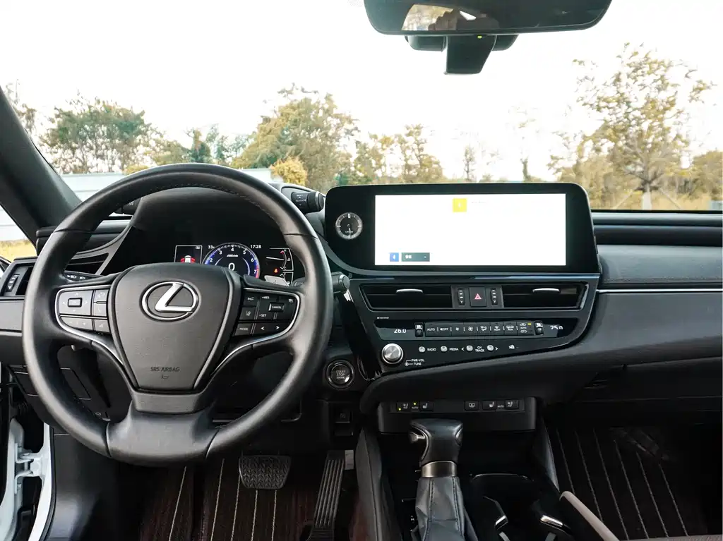 Lexus ES — миниатюра 23