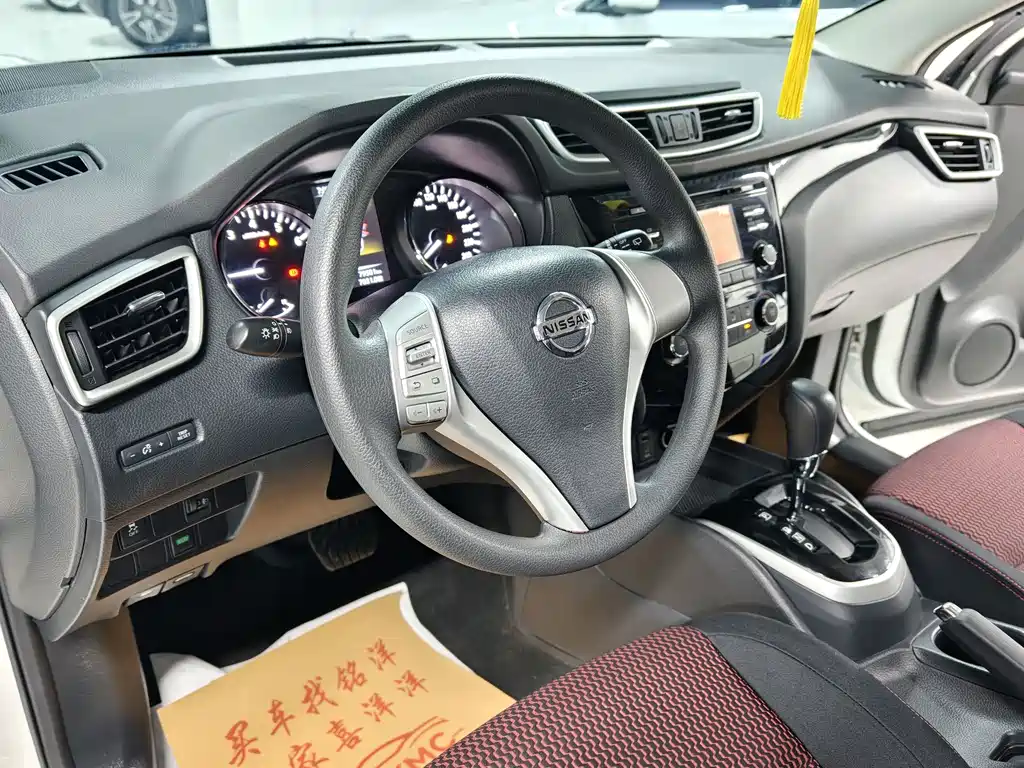 Nissan Qashqai — миниатюра 12
