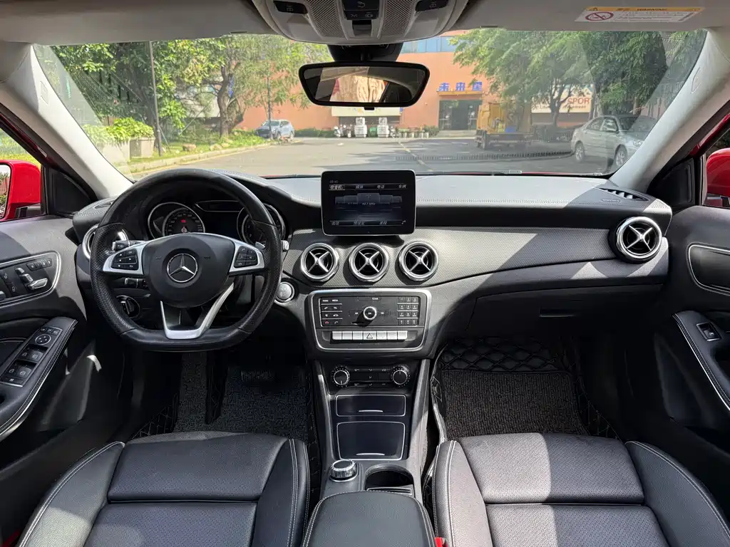 Mercedes-Benz GLA — миниатюра 12