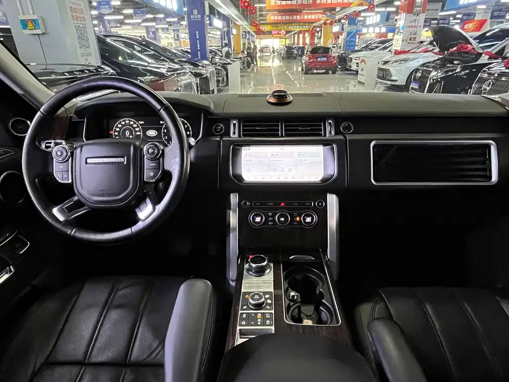 Land Rover Range Rover — миниатюра 3