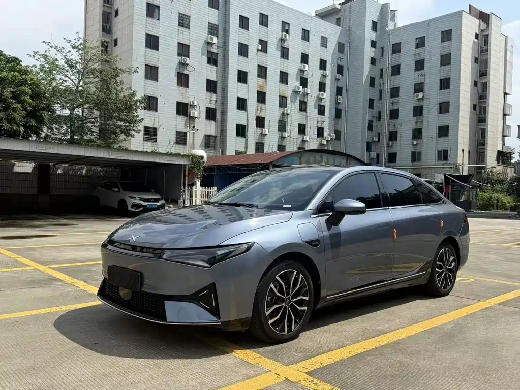 XPeng P5