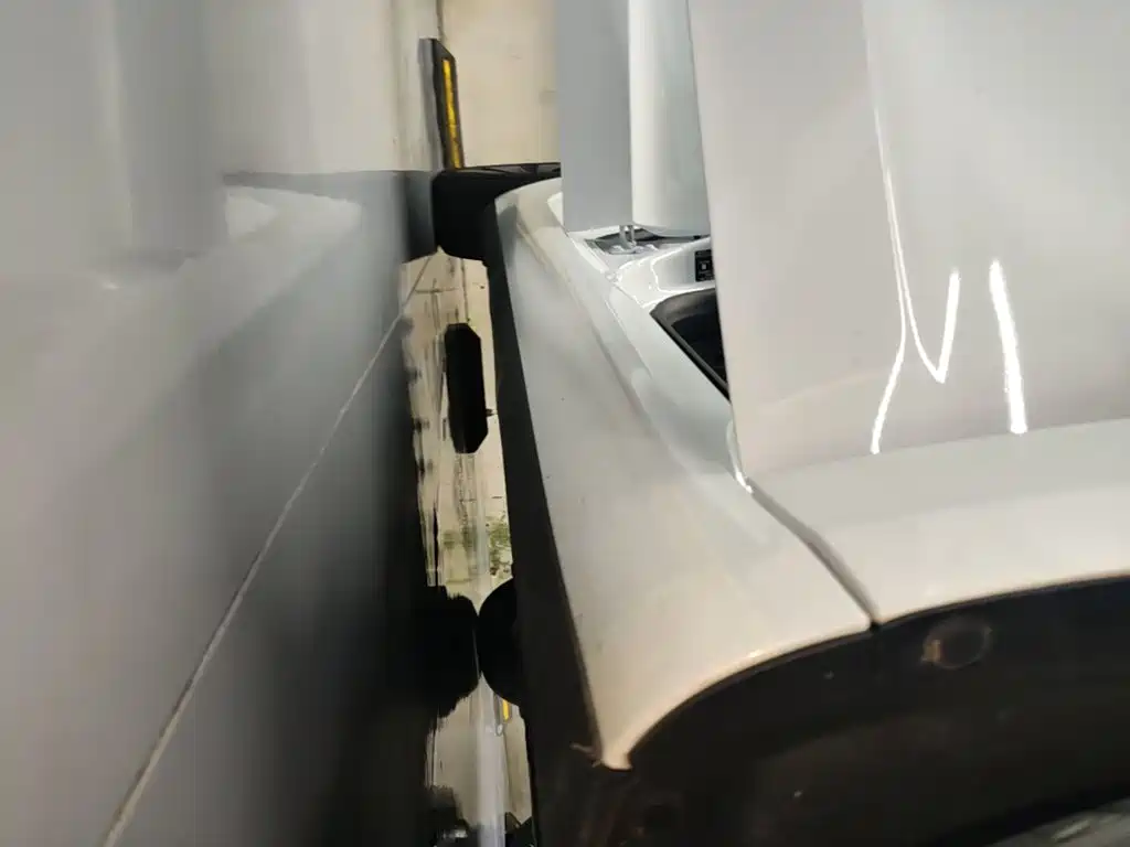 Tesla Model 3 — миниатюра 21