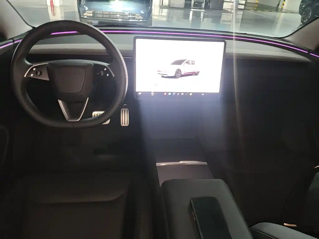 Tesla Model 3 — миниатюра 10