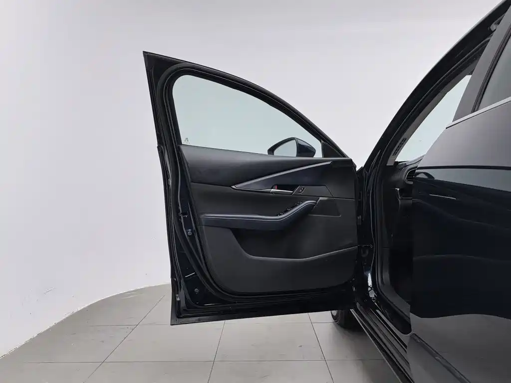 Mazda CX-30 — миниатюра 8