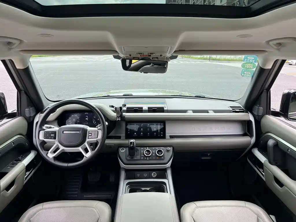 Land Rover Defender — миниатюра 17