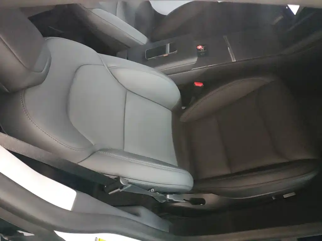 Tesla Model 3 — миниатюра 25