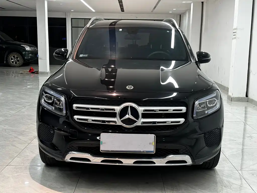 MERCEDES-BENZ GLB