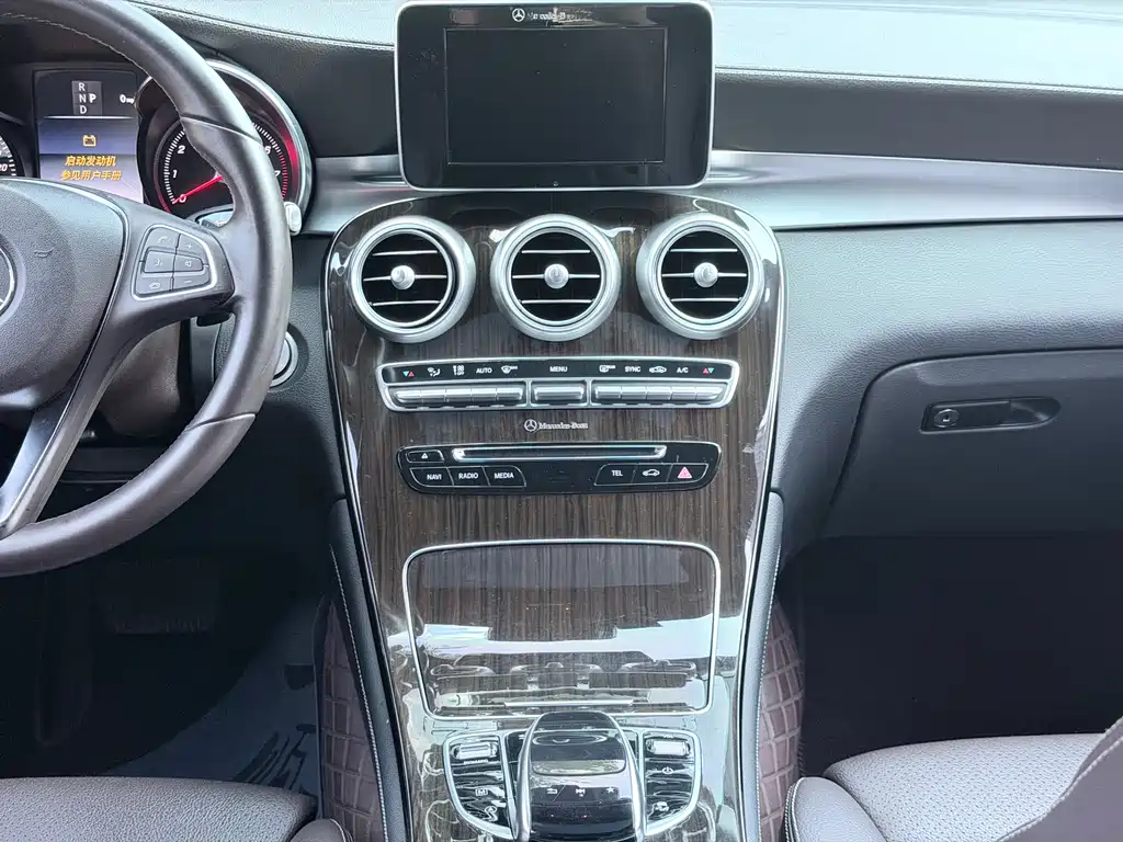 Mercedes-Benz GLC 2017 GLC 260 4MATIC Luxury