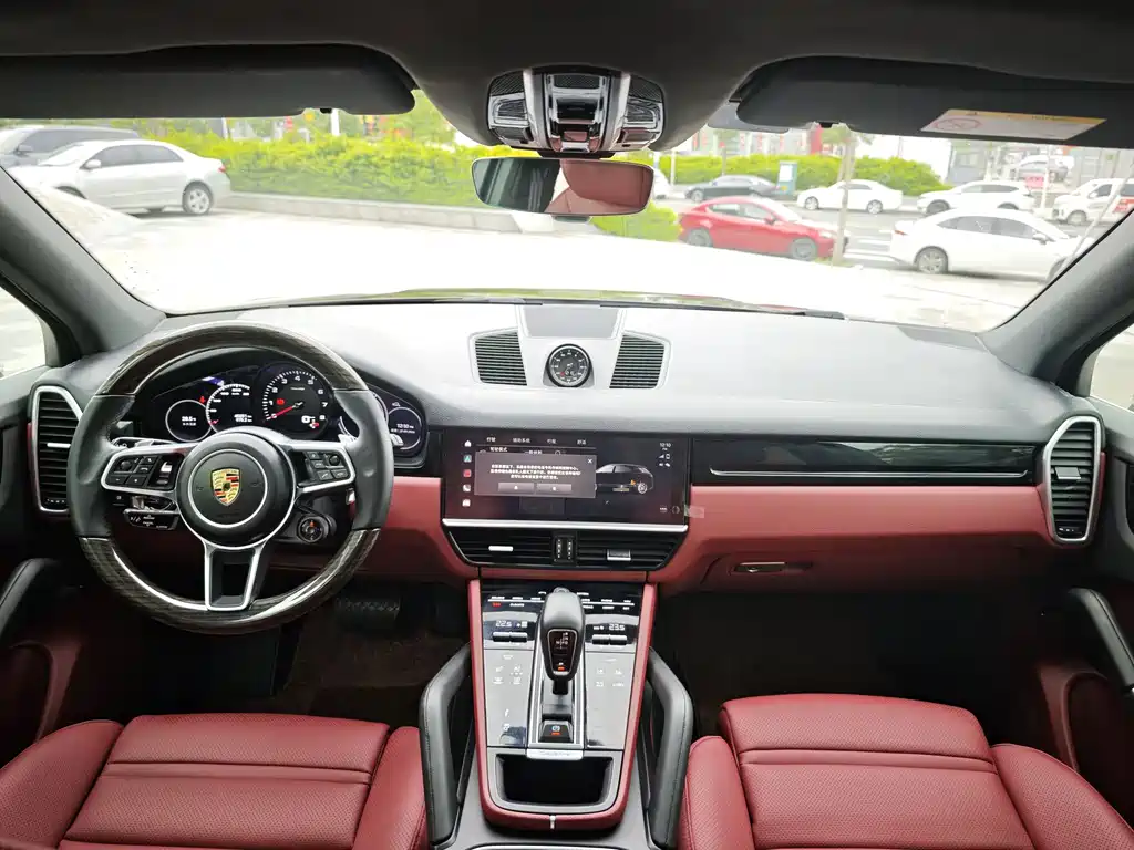 Porsche Cayenne — миниатюра 7