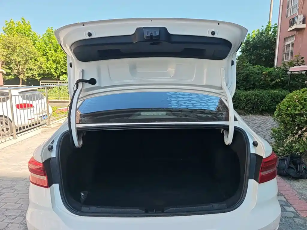 Volkswagen Lavida — миниатюра 19