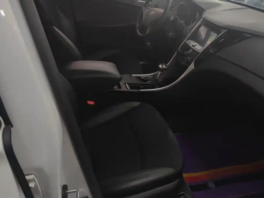 Hyundai Sonata — миниатюра 8