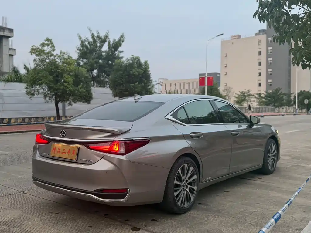 Lexus ES — миниатюра 3