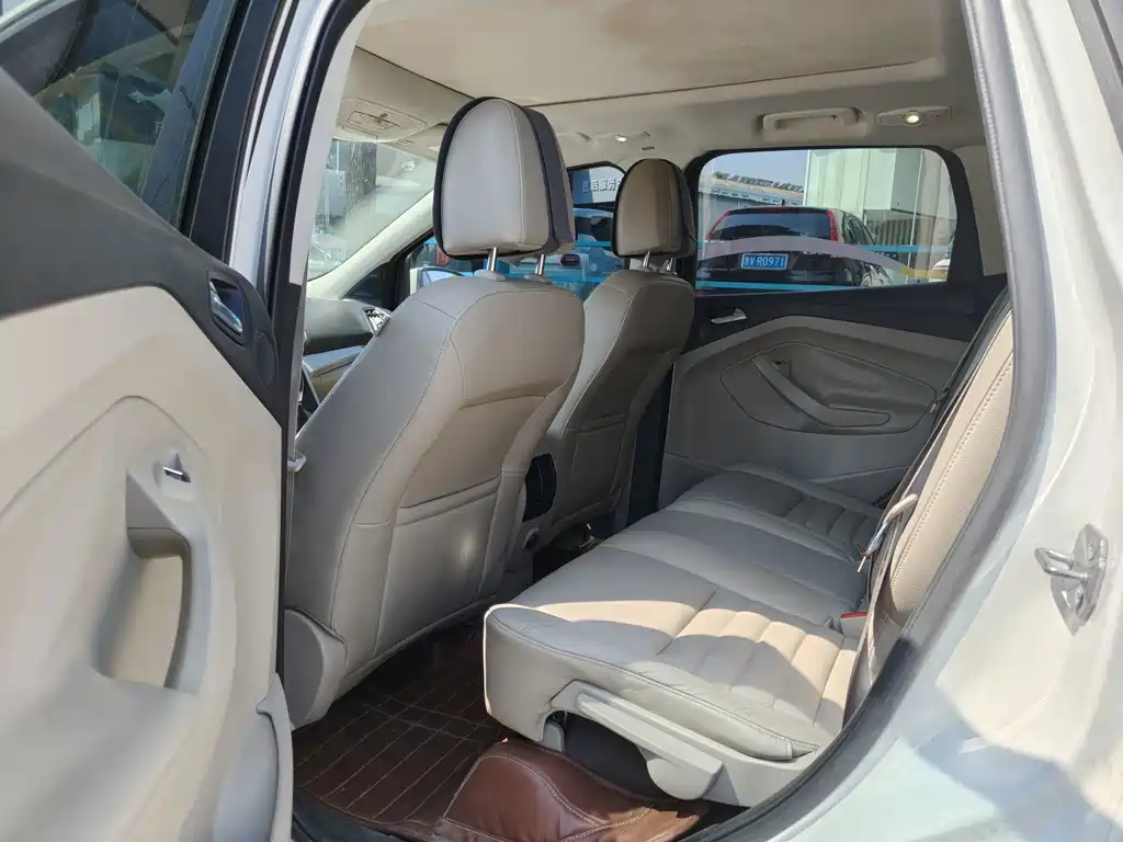 Ford Kuga — миниатюра 7