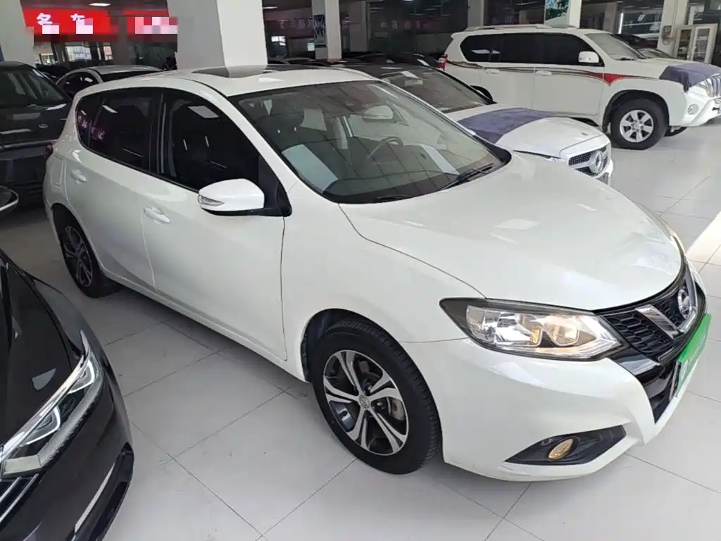 Nissan Tiida — миниатюра 4