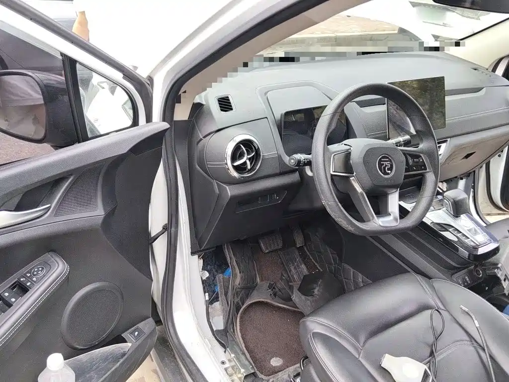 BYD Yuan EV — миниатюра 12