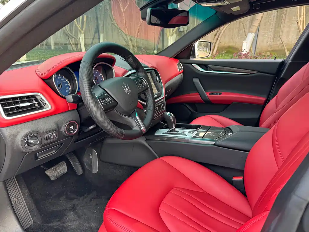 Maserati Ghibli — миниатюра 6