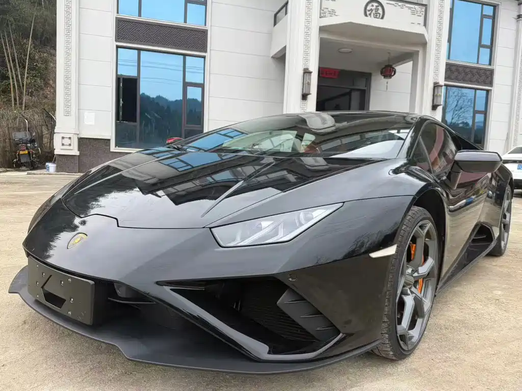 LAMBORGHINI HURACÁN