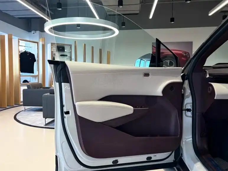Zeekr X 2025 мест