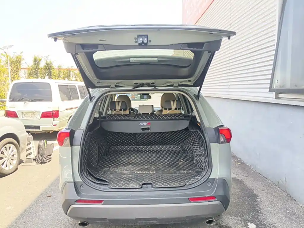 Toyota RAV4 — миниатюра 19