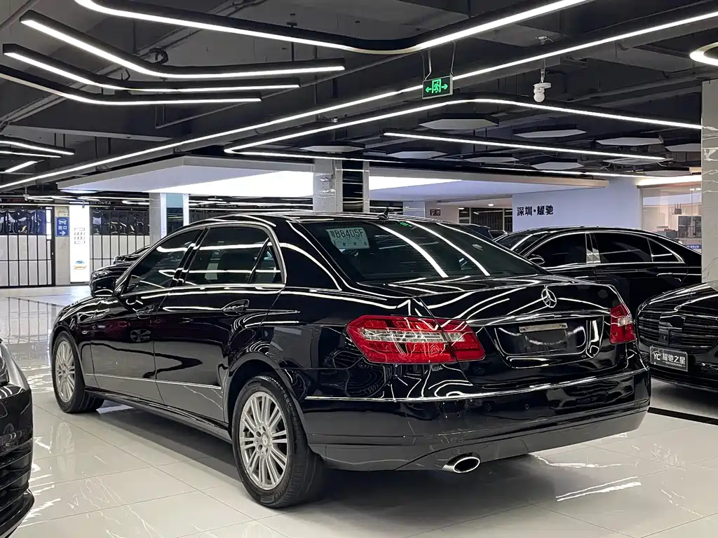Mercedes-Benz E-Class — миниатюра 5