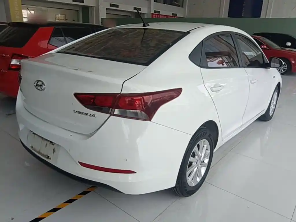 Hyundai Verna — миниатюра 7