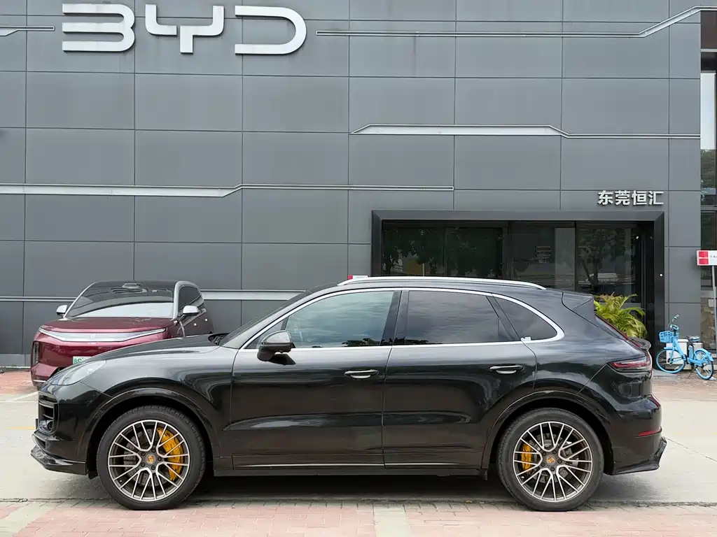 Porsche Cayenne — миниатюра 4