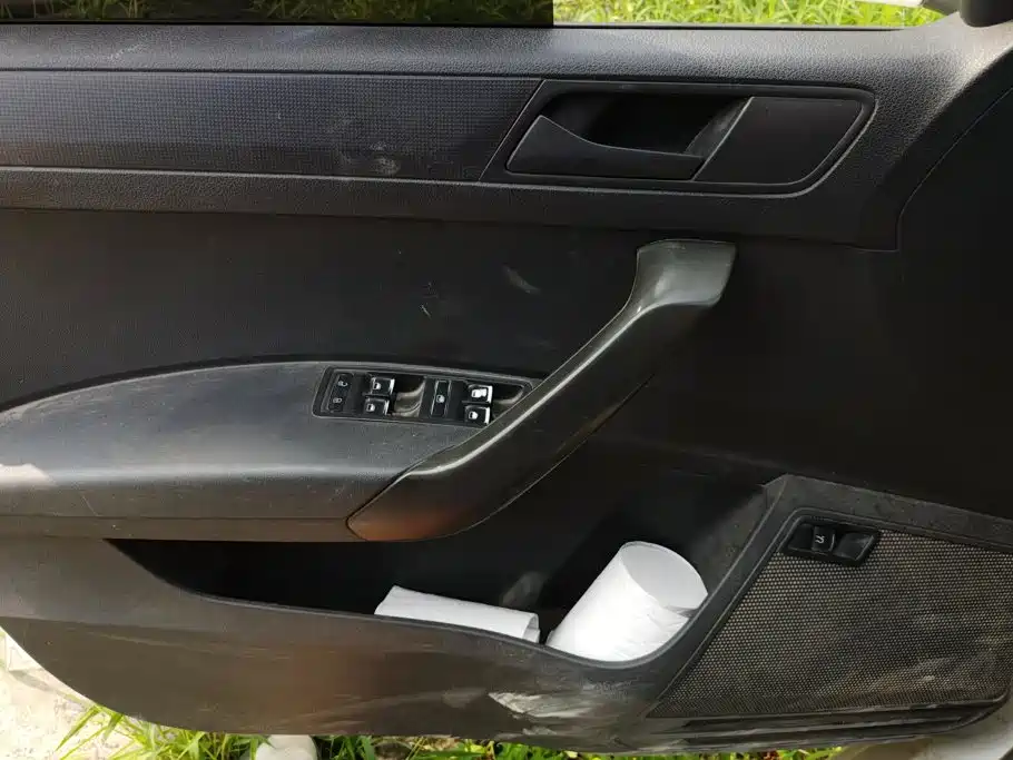 Volkswagen Santana — миниатюра 7