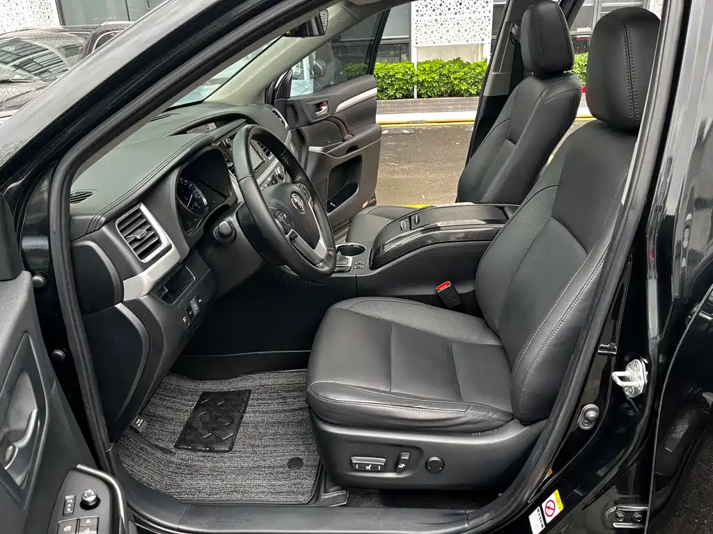 Toyota Highlander 2018 2.0T Luxury 7 мест VI