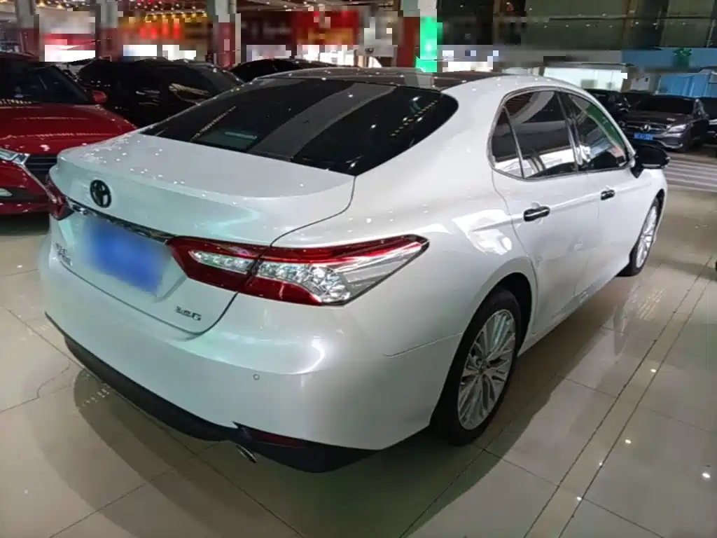 Toyota Camry — миниатюра 7