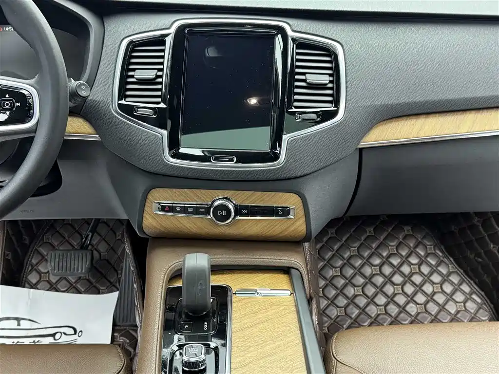 Volvo XC90 2022 B6 Luxury 7 мест