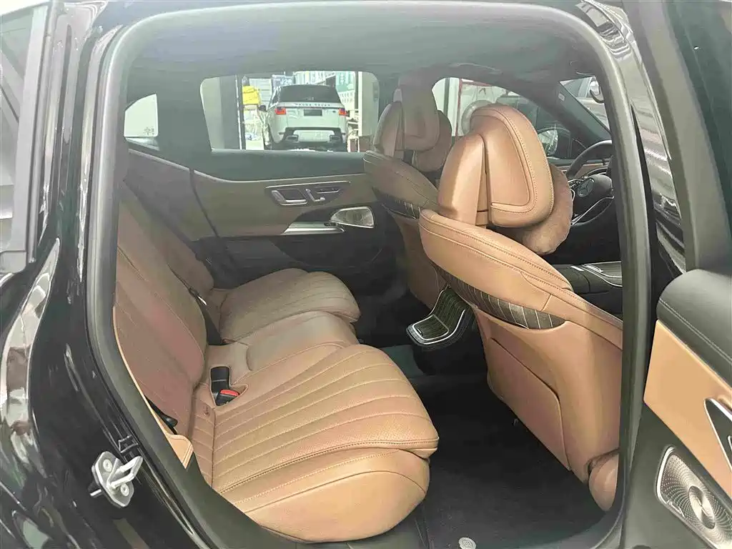 Mercedes-Benz E-Class — миниатюра 14