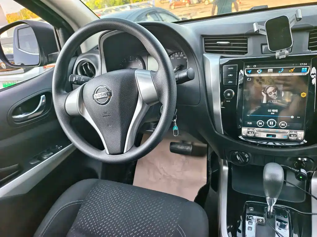 Nissan Navara — миниатюра 13