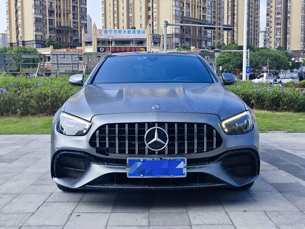Mercedes-Benz E-Class — миниатюра 2