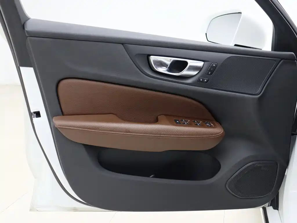 Volvo V60 — миниатюра 5