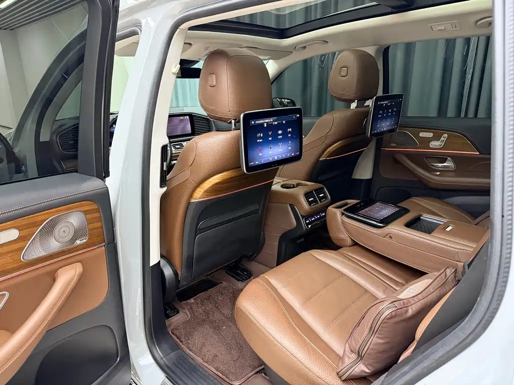 Mercedes-Benz GLS — миниатюра 11