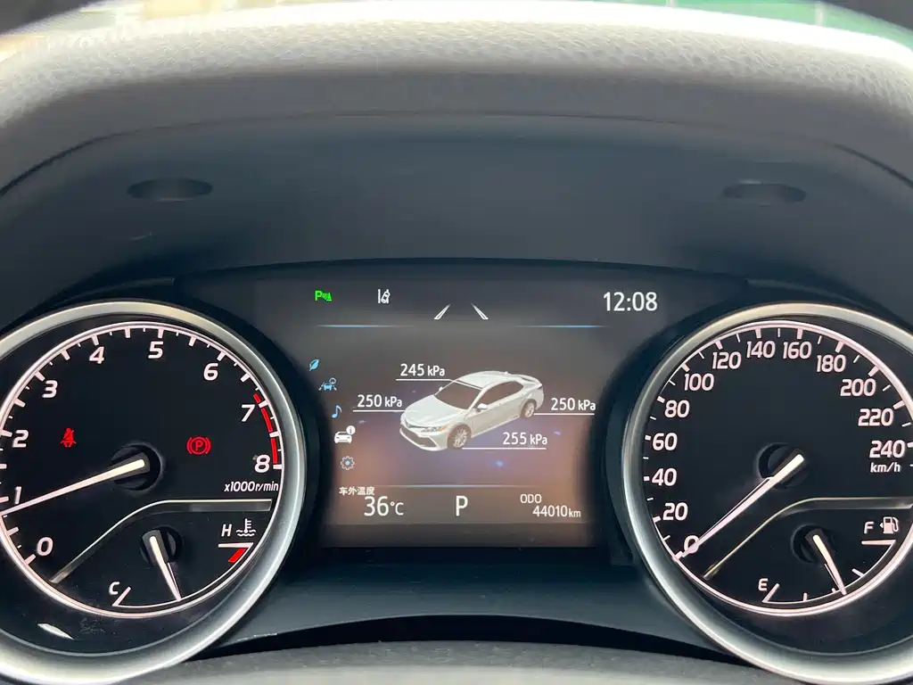 Toyota Camry — миниатюра 18