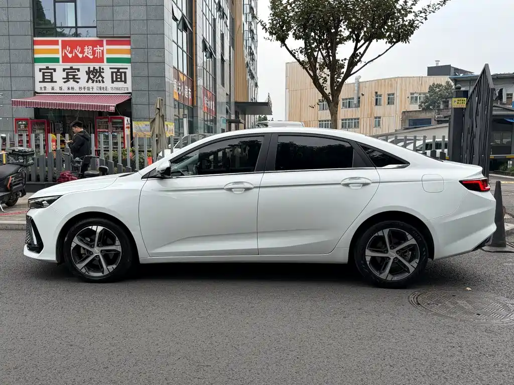 Geely Emgrand L — миниатюра 3