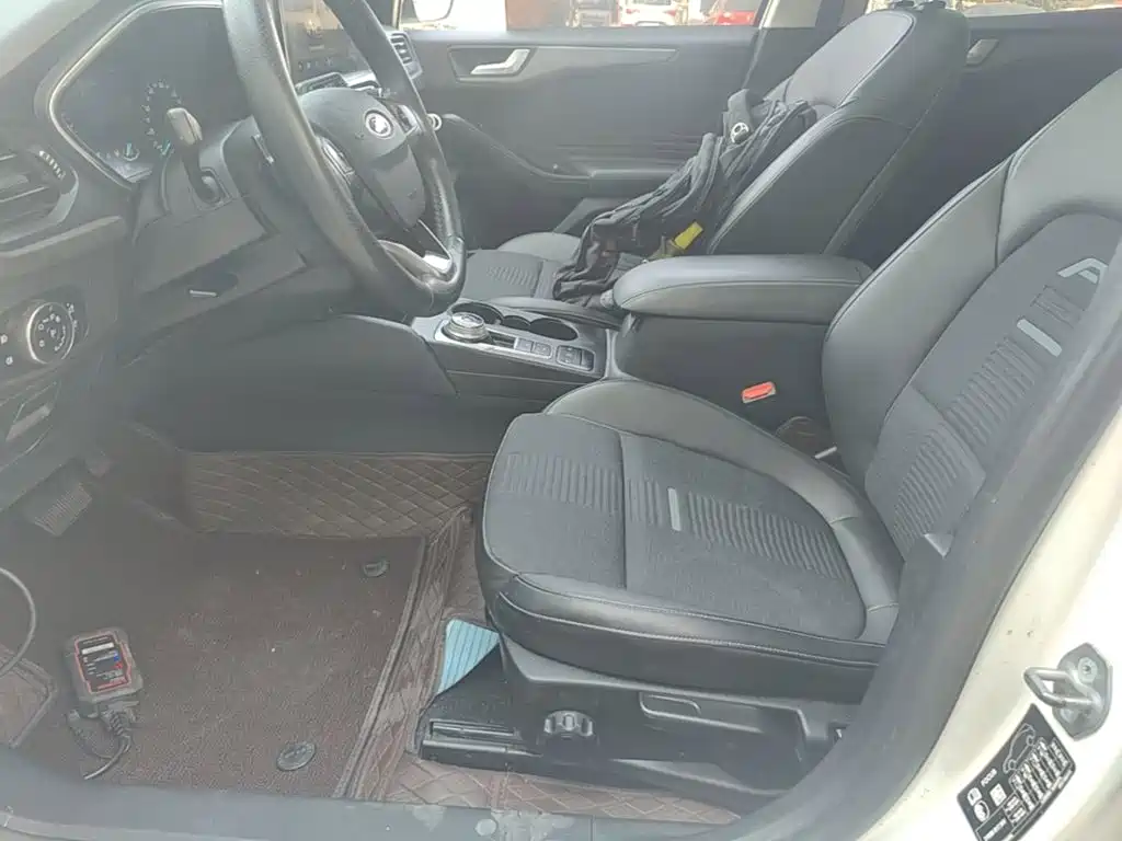 Ford Focus Active — миниатюра 15