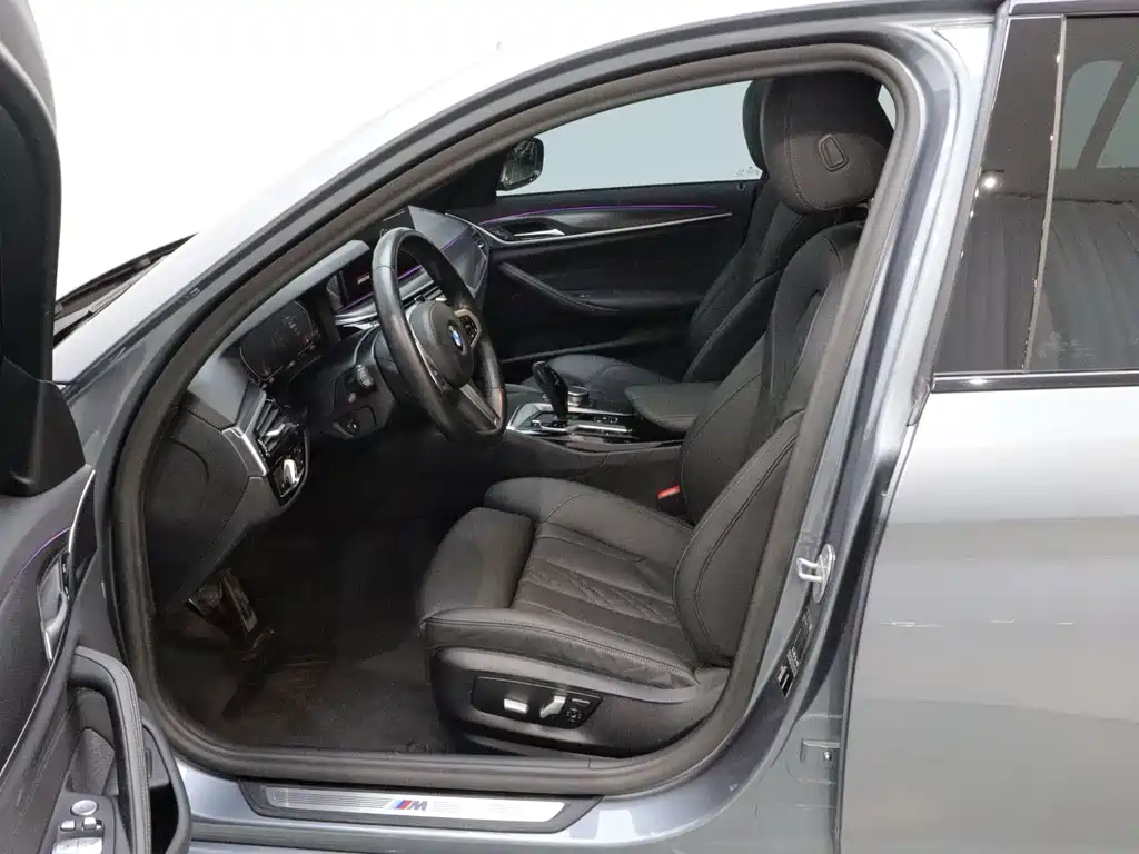 BMW 5 Series (Import) — миниатюра 11