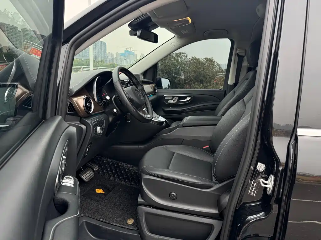 Mercedes-Benz V-Class — миниатюра 15