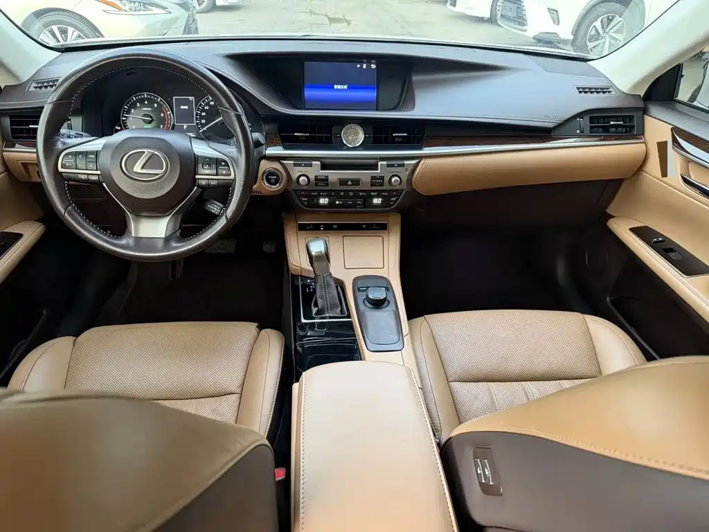 Lexus ES — миниатюра 9