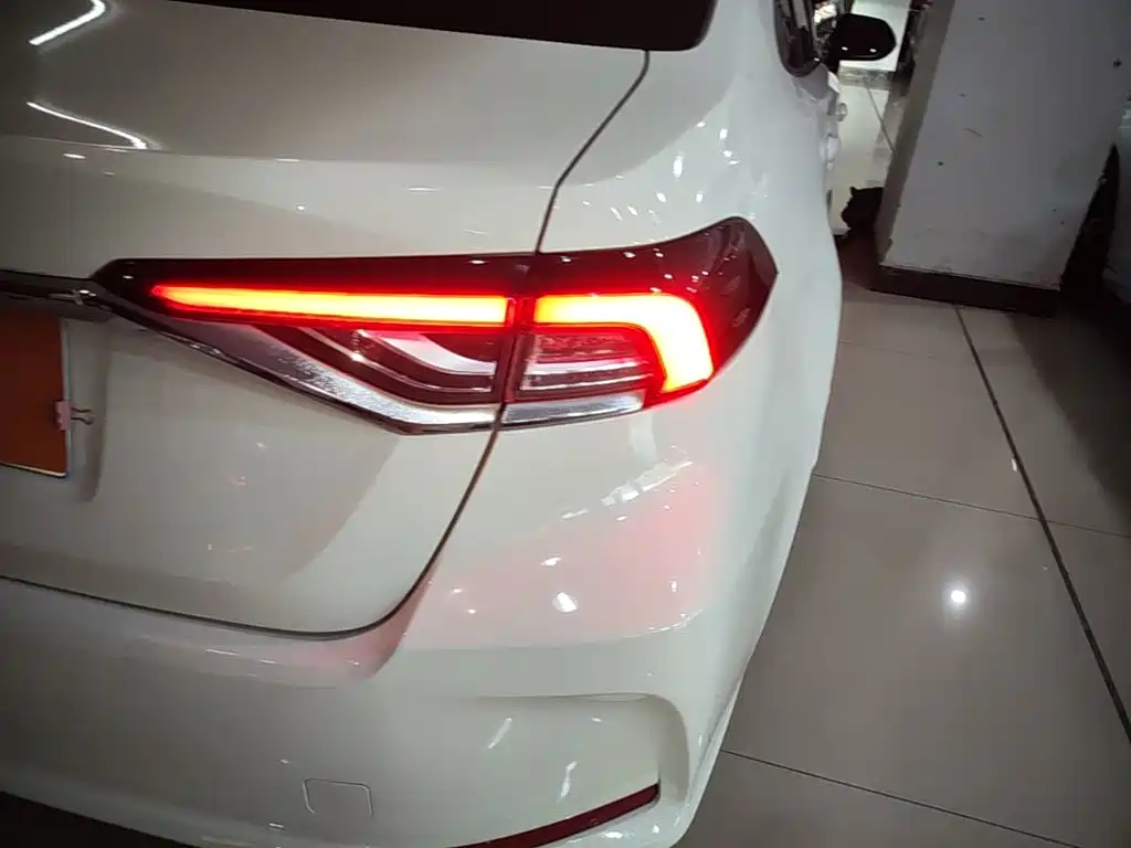 Toyota Corolla — миниатюра 8