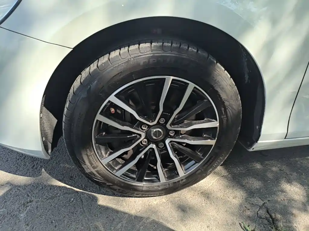 Volvo V40 — миниатюра 23
