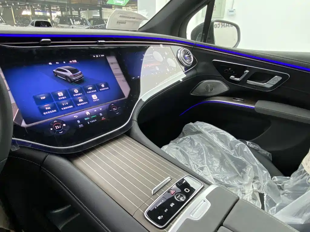 Mercedes-Benz EQS SUV — миниатюра 8