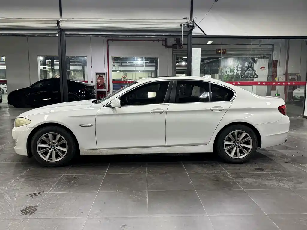 BMW 5 Series (Import) — миниатюра 15