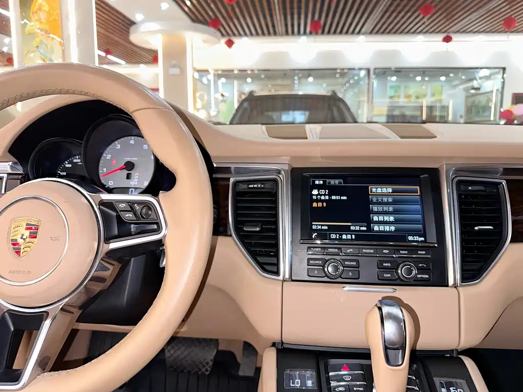 Porsche Macan — миниатюра 11