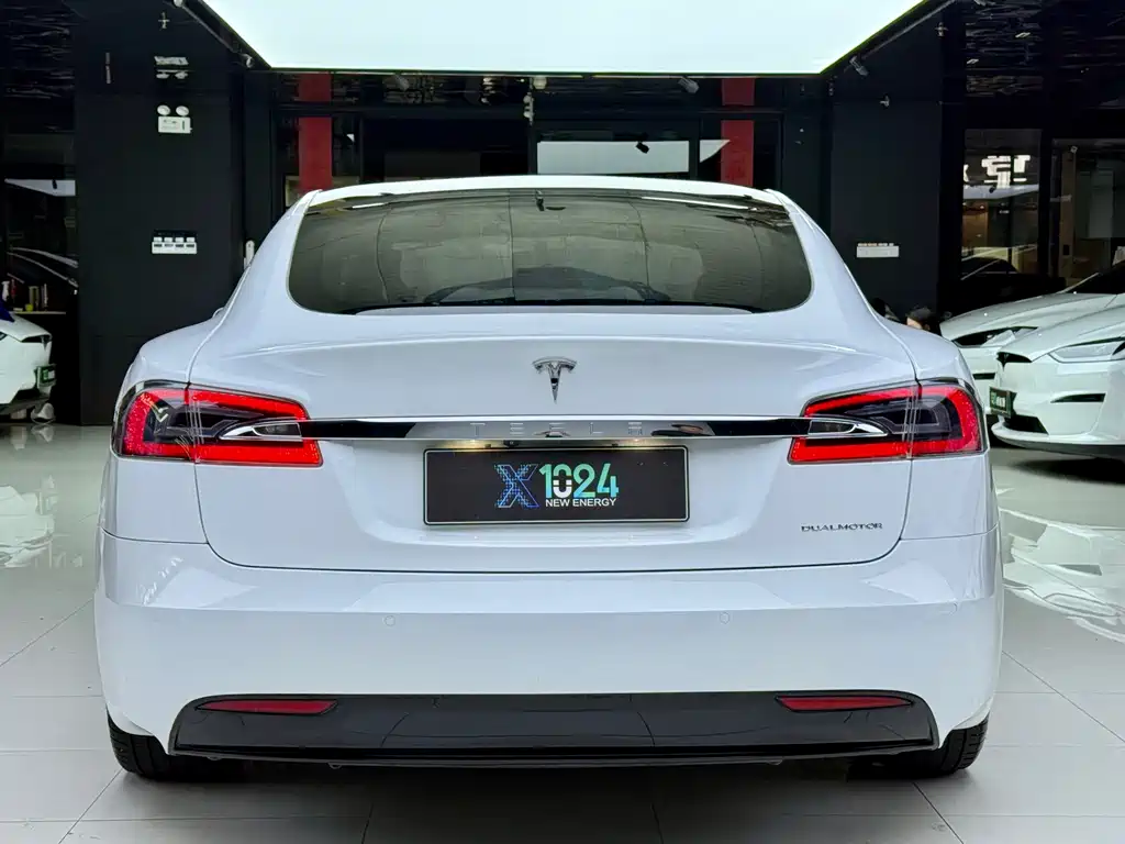 Tesla Model S — миниатюра 14